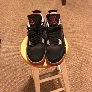 Air Jordan Retro 4 Bred